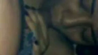 Poprosiła cipy sex filmy ssać jego napalone kogut i otrzymał ssać na krześle