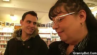 Przypadkowy student ostry sex filmiki z Rosji lubi penisa faceta