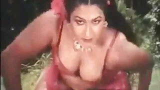 Heban darmowe sex filmiki Coquette Ashley Pink namiętnie poddaje się w jej tyłek