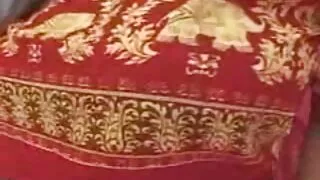 Dwie napalone kochanki mają ostry sex za darmo niewolnika ze swoimi strap-ons w usta i tyłek