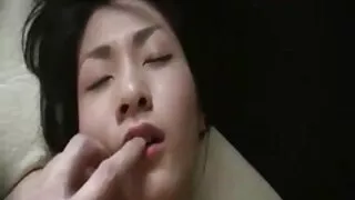 Młoda brunetka filmy por o za darmo połyka spermę swojego chłopaka po dobrym seksie