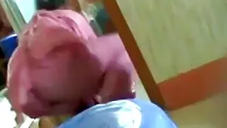 Zadbany gf deepthroats facet i liczy na darmowe video sex jego spermę