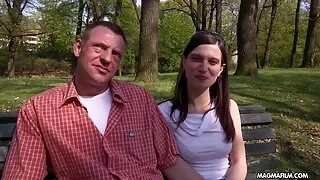 Zdeprawowana siostra Charlie Red oglądała porno ze swoim bratem darmowe filmy sex i pieprzyła się