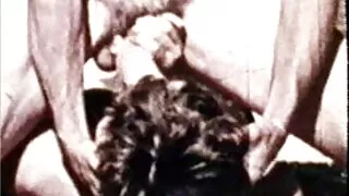 Blondynka z dużymi cyckami pozwoliła małemu kutasowi wejść sex filmiki za free w gładką cipkę